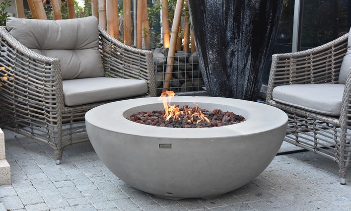 How to Choose the Perfect Outside Fire Pit Design for Your Outdoor Space